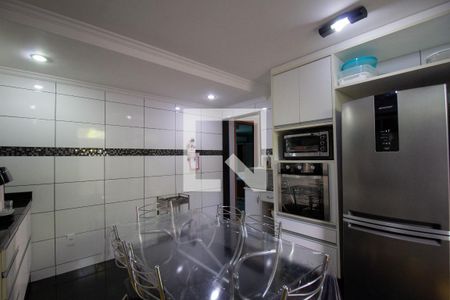 Casa de condomínio à venda com 300m², 5 quartos e 2 vagasCozinha