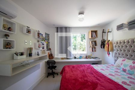 Casa de condomínio à venda com 300m², 5 quartos e 2 vagasSuíte 3