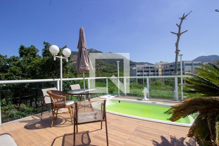 Casa de condomínio à venda com 300m², 5 quartos e 2 vagasPiscina