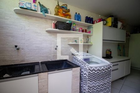 Casa de condomínio à venda com 300m², 5 quartos e 2 vagasÁrea de Serviço