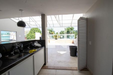 Casa de condomínio à venda com 300m², 5 quartos e 2 vagasTerraço