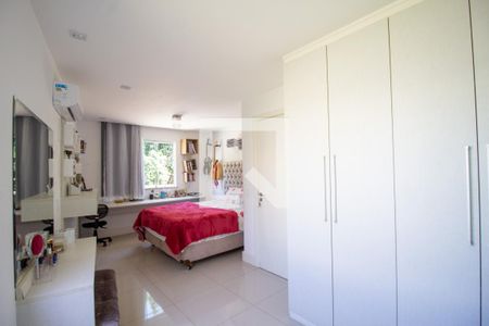 Casa de condomínio à venda com 300m², 5 quartos e 2 vagasSuíte 3