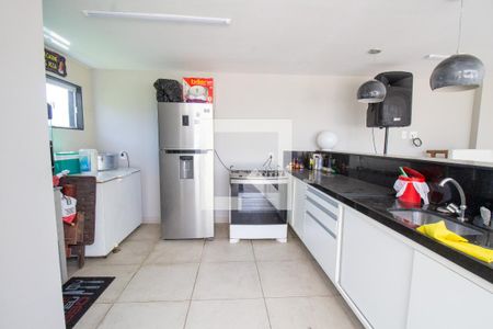 Casa de condomínio à venda com 300m², 5 quartos e 2 vagasTerraço