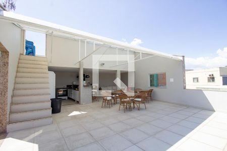 Casa de condomínio à venda com 300m², 5 quartos e 2 vagasTerraço