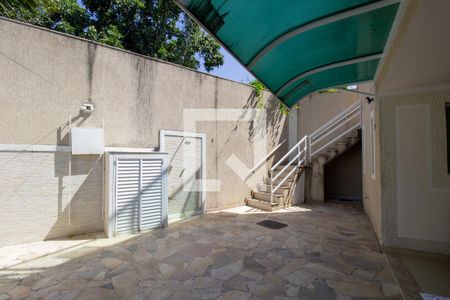 Casa de condomínio à venda com 300m², 5 quartos e 2 vagasQuintal