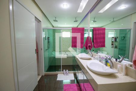 Casa de condomínio à venda com 300m², 5 quartos e 2 vagasBanheiro da Suíte 5