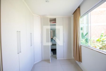 Casa de condomínio à venda com 300m², 5 quartos e 2 vagasSuíte 3