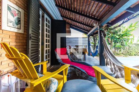 Casa à venda com 405m², 5 quartos e 4 vagas Casa à venda com 405m², 5 quartos e 4 vagasQuintal