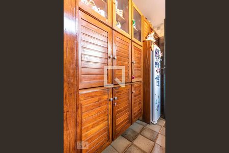 Casa à venda com 405m², 5 quartos e 4 vagas Casa à venda com 405m², 5 quartos e 4 vagasCozinha