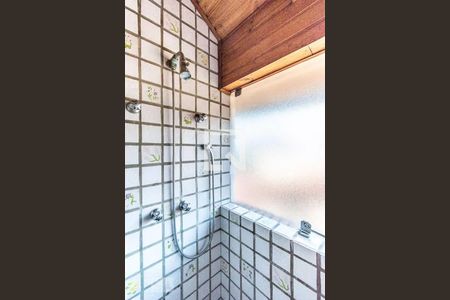 Casa à venda com 405m², 5 quartos e 4 vagas Casa à venda com 405m², 5 quartos e 4 vagasSuíte 2 - Banheiro