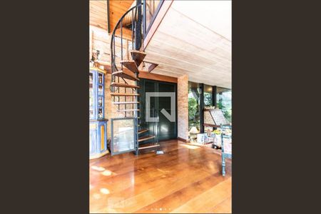 Sala de casa à venda com 5 quartos, 405m² em Alto de Pinheiros, São Paulo