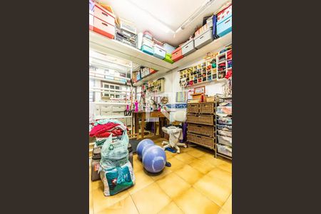 Casa à venda com 405m², 5 quartos e 4 vagas Casa à venda com 405m², 5 quartos e 4 vagasQuarto de Serviço