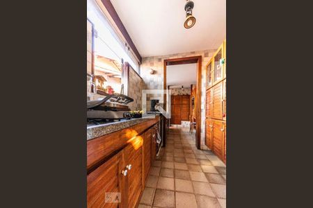 Casa à venda com 405m², 5 quartos e 4 vagas Casa à venda com 405m², 5 quartos e 4 vagasCozinha