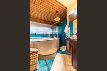 Casa à venda com 405m², 5 quartos e 4 vagas Casa à venda com 405m², 5 quartos e 4 vagasSuíte 1 - Banheiro