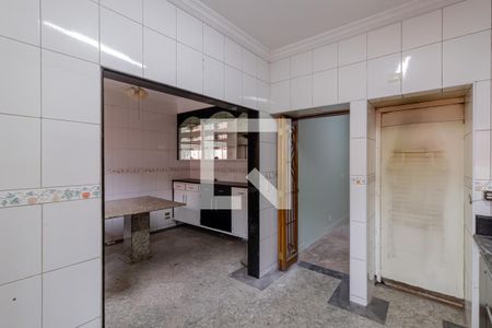 Casa para alugar com 300m², 3 quartos e sem vagaCozinha 