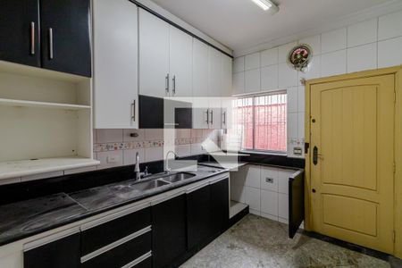 Casa para alugar com 300m², 3 quartos e sem vagaCozinha 
