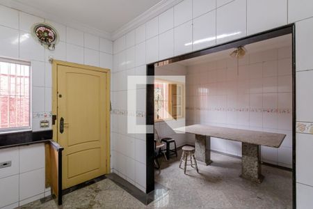 Casa para alugar com 300m², 3 quartos e sem vagaCozinha 