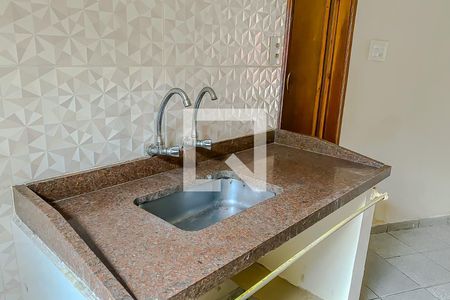 Detalhe Sala e Cozinha de casa para alugar com 1 quarto, 45m² em Vila Oratorio, São Paulo