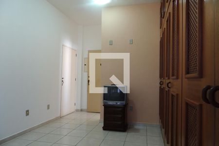 Casa à venda com 680m², 8 quartos e 9 vagasQuarto 2 - Suíte