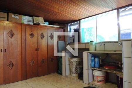 Casa à venda com 680m², 8 quartos e 9 vagasLavanderia