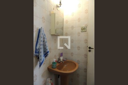 Casa à venda com 680m², 8 quartos e 9 vagasBanheiro Social 2