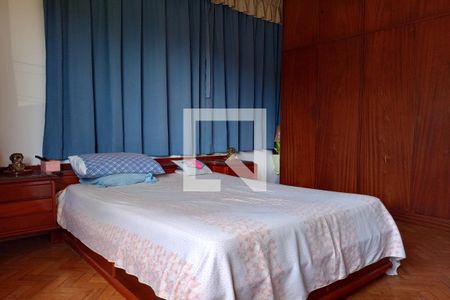 Casa à venda com 680m², 8 quartos e 9 vagasQuarto 3 - Armários