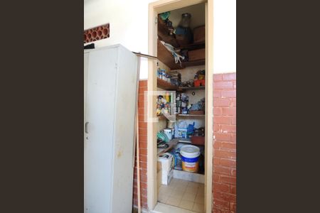 Casa à venda com 680m², 8 quartos e 9 vagasDespensa