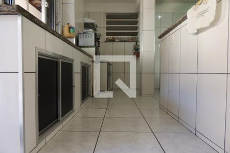 Casa à venda com 680m², 8 quartos e 9 vagasCozinha 