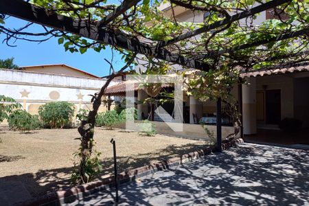 Casa à venda com 680m², 8 quartos e 9 vagasQuintal 