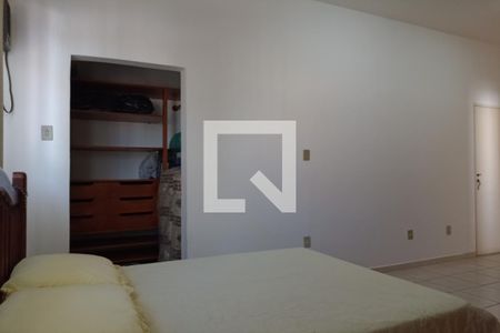 Casa à venda com 680m², 8 quartos e 9 vagasQuarto 2 - Suíte