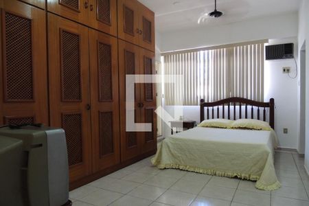 Casa à venda com 680m², 8 quartos e 9 vagasQuarto 2 - Suíte