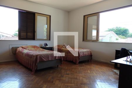 Casa à venda com 680m², 8 quartos e 9 vagasQuarto 4 - Armários