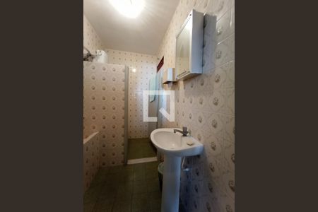 Casa à venda com 680m², 8 quartos e 9 vagasBanheiro de Serviço