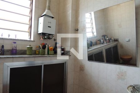 Casa à venda com 680m², 8 quartos e 9 vagasBanheiro Social 1