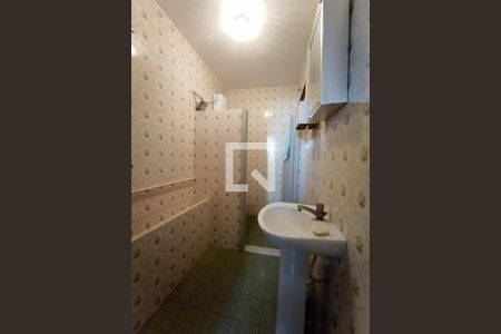 Casa à venda com 680m², 8 quartos e 9 vagasBanheiro de Serviço