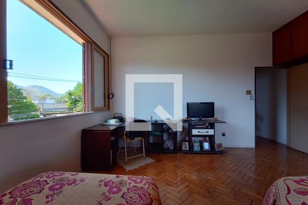 Casa à venda com 680m², 8 quartos e 9 vagasQuarto 4 - Armários