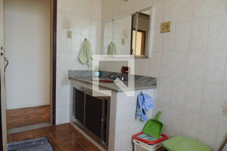 Casa à venda com 680m², 8 quartos e 9 vagasBanheiro Social 1