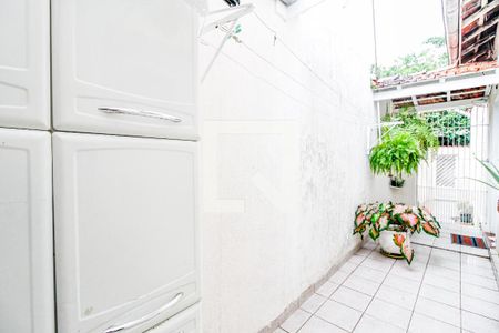 Casa à venda com 150m², 3 quartos e 1 vaga Casa à venda com 150m², 3 quartos e 1 vagaCorredor lateral