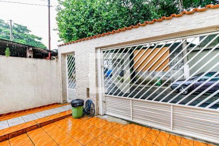 Casa à venda com 150m², 3 quartos e 1 vaga Casa à venda com 150m², 3 quartos e 1 vagaFachada