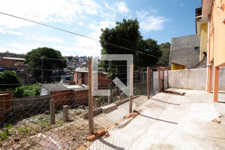 Casa para alugar com 65m², 2 quartos e 1 vagaQuintal