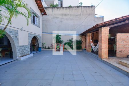 Casa à venda com 257m², 4 quartos e 4 vagas