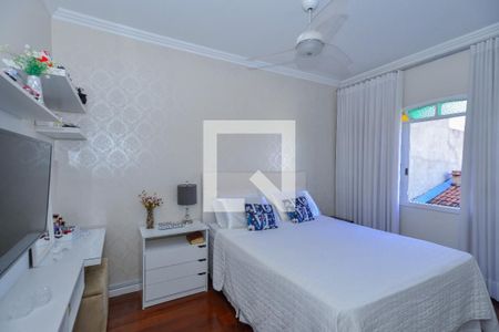 Casa à venda com 257m², 4 quartos e 4 vagas