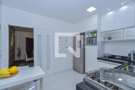 Casa à venda com 257m², 4 quartos e 4 vagas