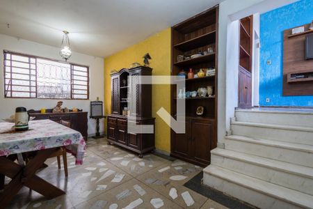 Casa à venda com 3 quartos, 200m² em Glória, Belo Horizonte