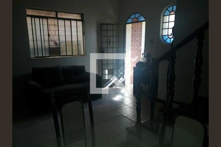 Casa à venda com 3 quartos, 160m² em Nova Floresta, Belo Horizonte