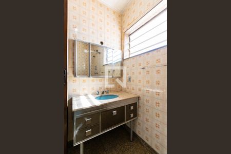 Casa à venda com 300m², 4 quartos e 5 vagasBanheiro da Suíte 1