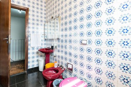 Casa à venda com 300m², 4 quartos e 5 vagasBanheiro Social