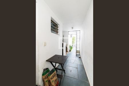 Casa à venda com 300m², 4 quartos e 5 vagasCorredor Lateral