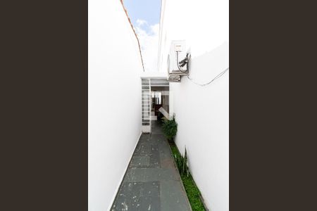 Casa à venda com 300m², 4 quartos e 5 vagasCorredor Lateral