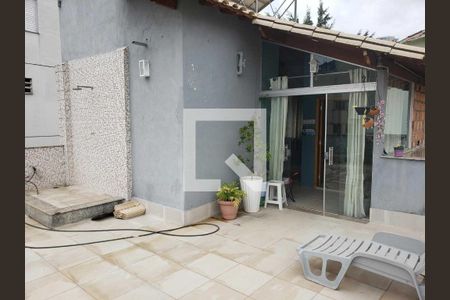Casa à venda com 214m², 3 quartos e 4 vagas